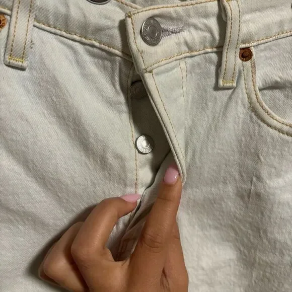 Levi’s Wedgie Icon Fit Denim in Faint Hearted- Size 29 - Picture 7 of 10